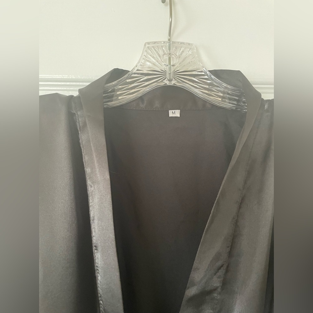 WOMEMS ROBE - Picture 3 of 3